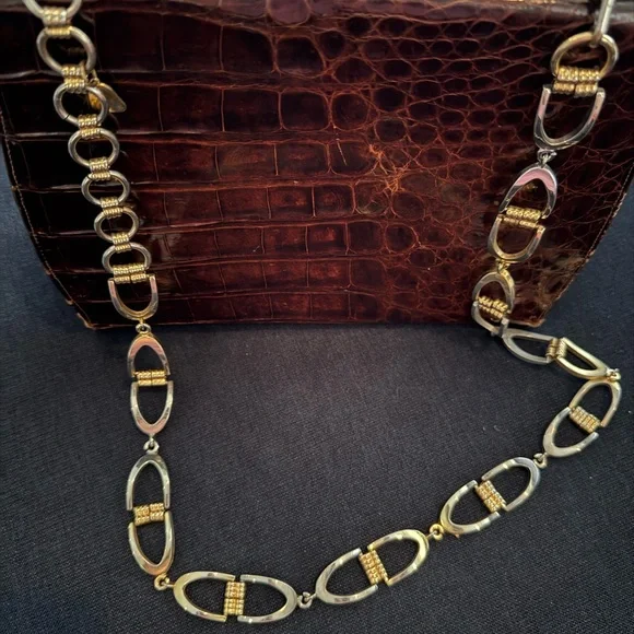 Sophisticated 1950’s Brown Alligator Shoulder Bag - Picture 2 of 9